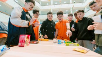 Học sinh trường THPT FPT Hà Nội hào hứng tham gia các trò chơi bằng tiếng Anh