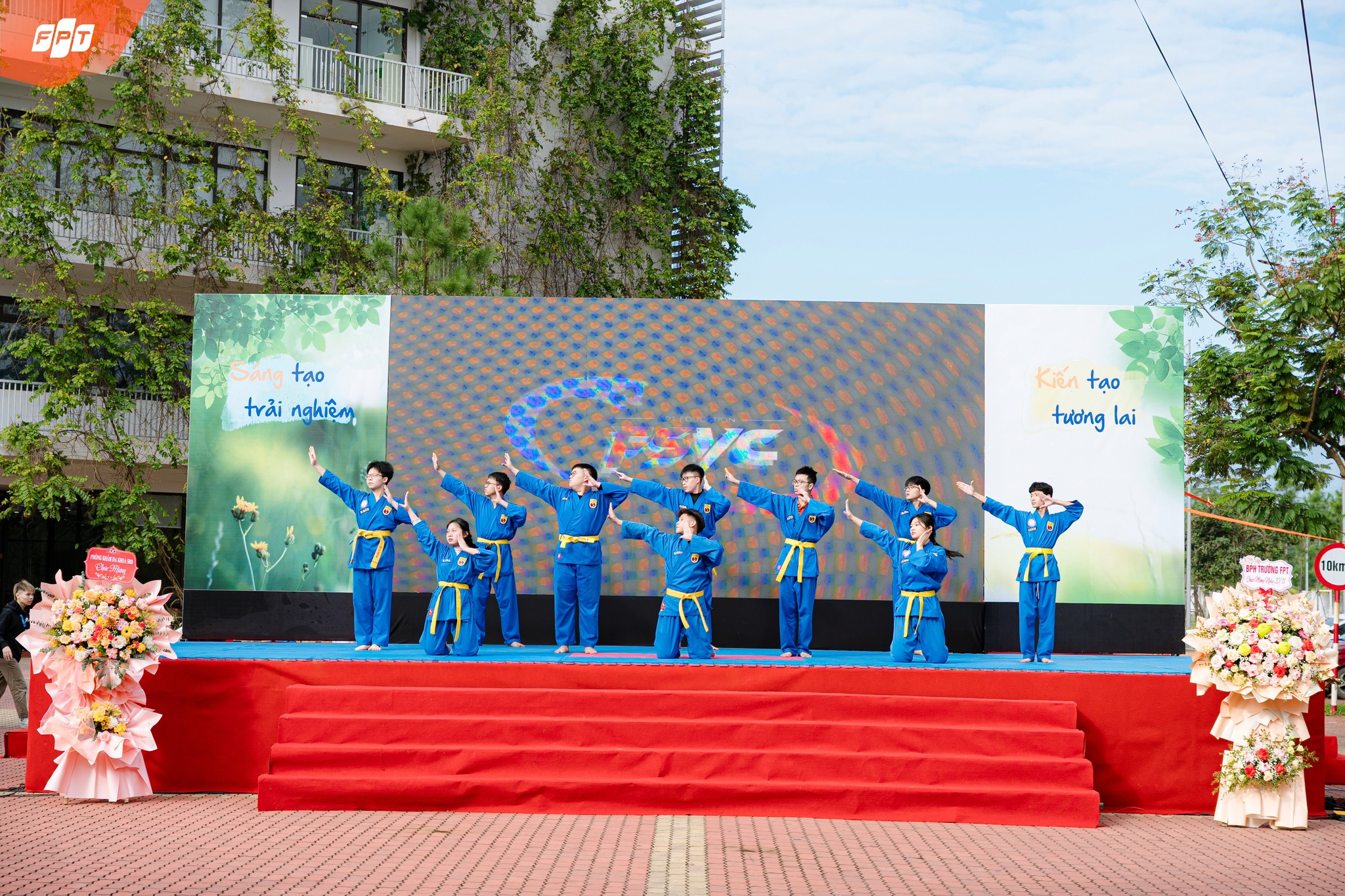 Tiết mục Võ nhạc từ câu lạc bộ Vovinam