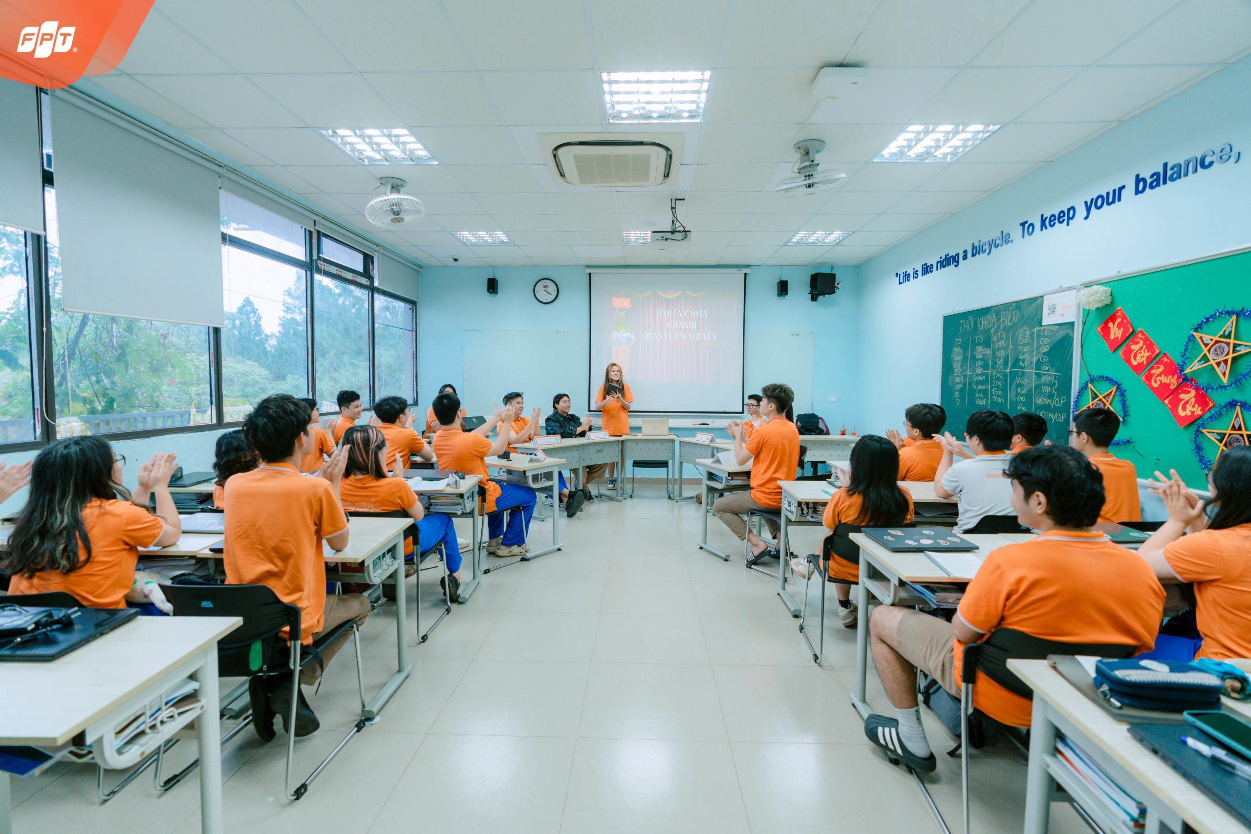 Không khí sôi nổi trong lớp học Địa lý